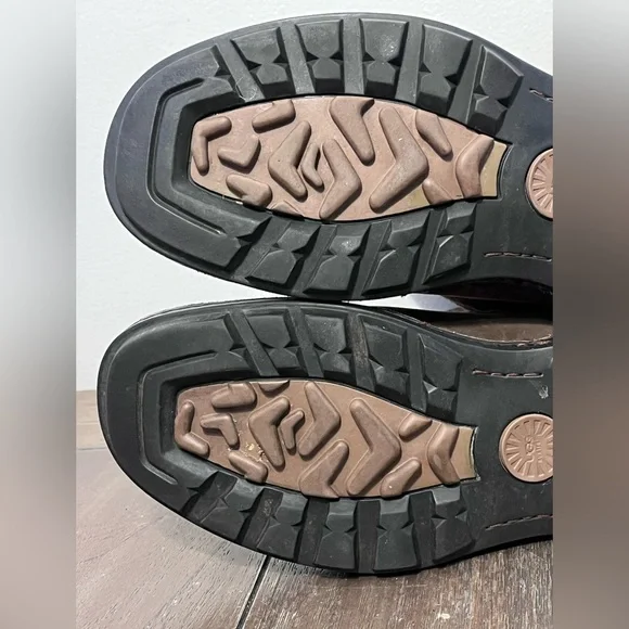 UGG Hartsville Brown Boots Mens size 9 - Picture 11 of 11